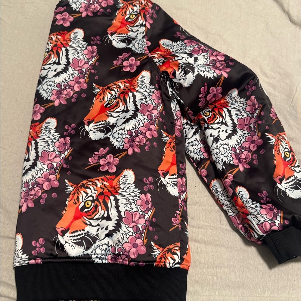 Unisex Freshhood Tiger with Pink Flower Silk Jacket Brand New with Tags - Picture 4 of 6